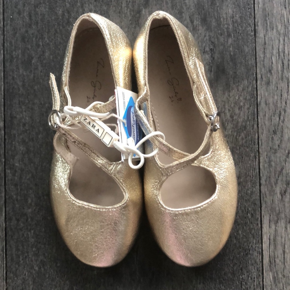💛HP 7/29💛Zara gold color girl’s flats. - Picture 2 of 8
